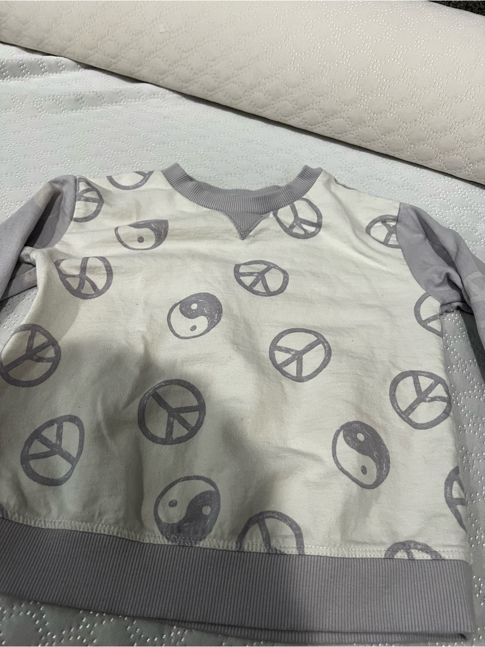 Kids White & Gray Yin-Yang Peace Sign Sweatshirt